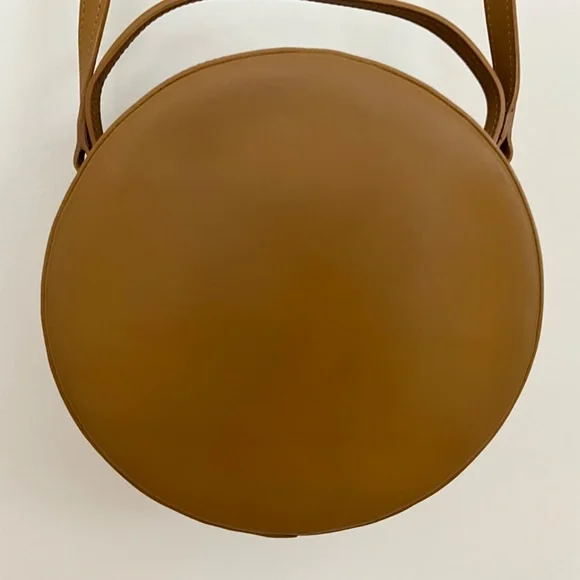 PB 0110 Round Cross-Body Bag - Picture 5 of 10